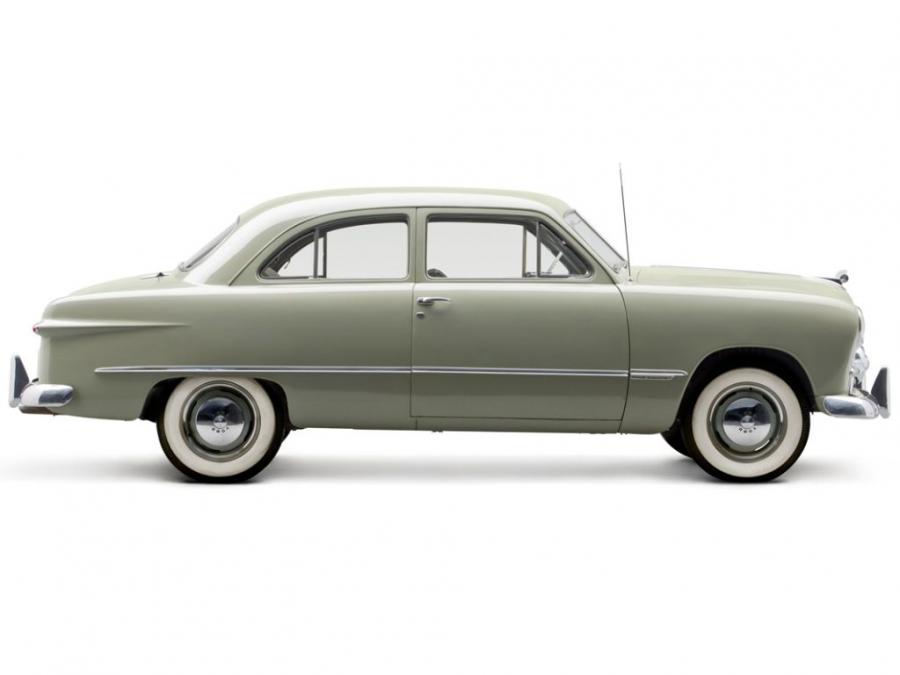  Ford Custom Tudor Sedan 1949 года  (фото 4 из 5)